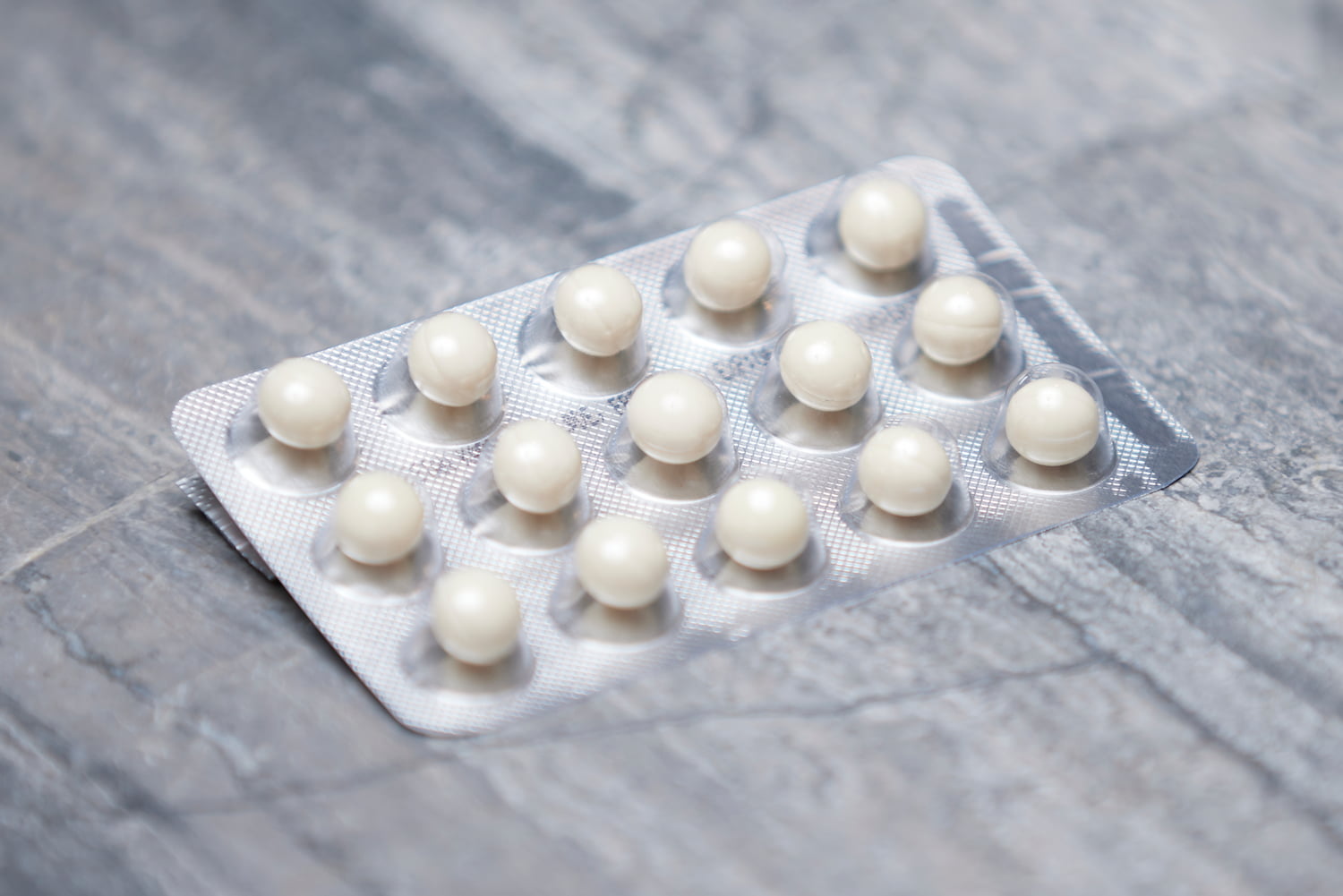 blisterpakning med piller til hormonbehandling i overgangsalderen
